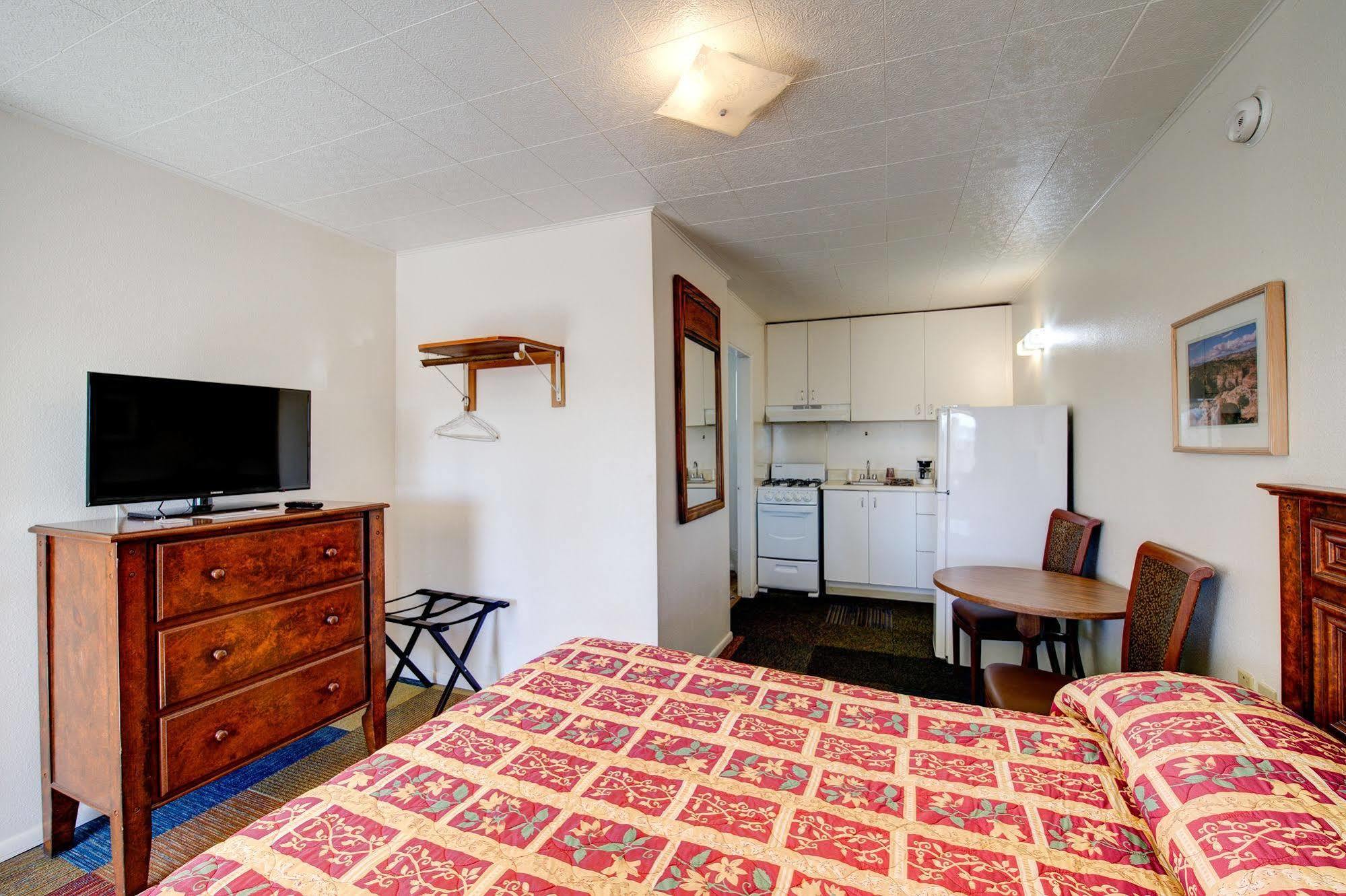 Crimson Hills Motel Parowan Exteriér fotografie